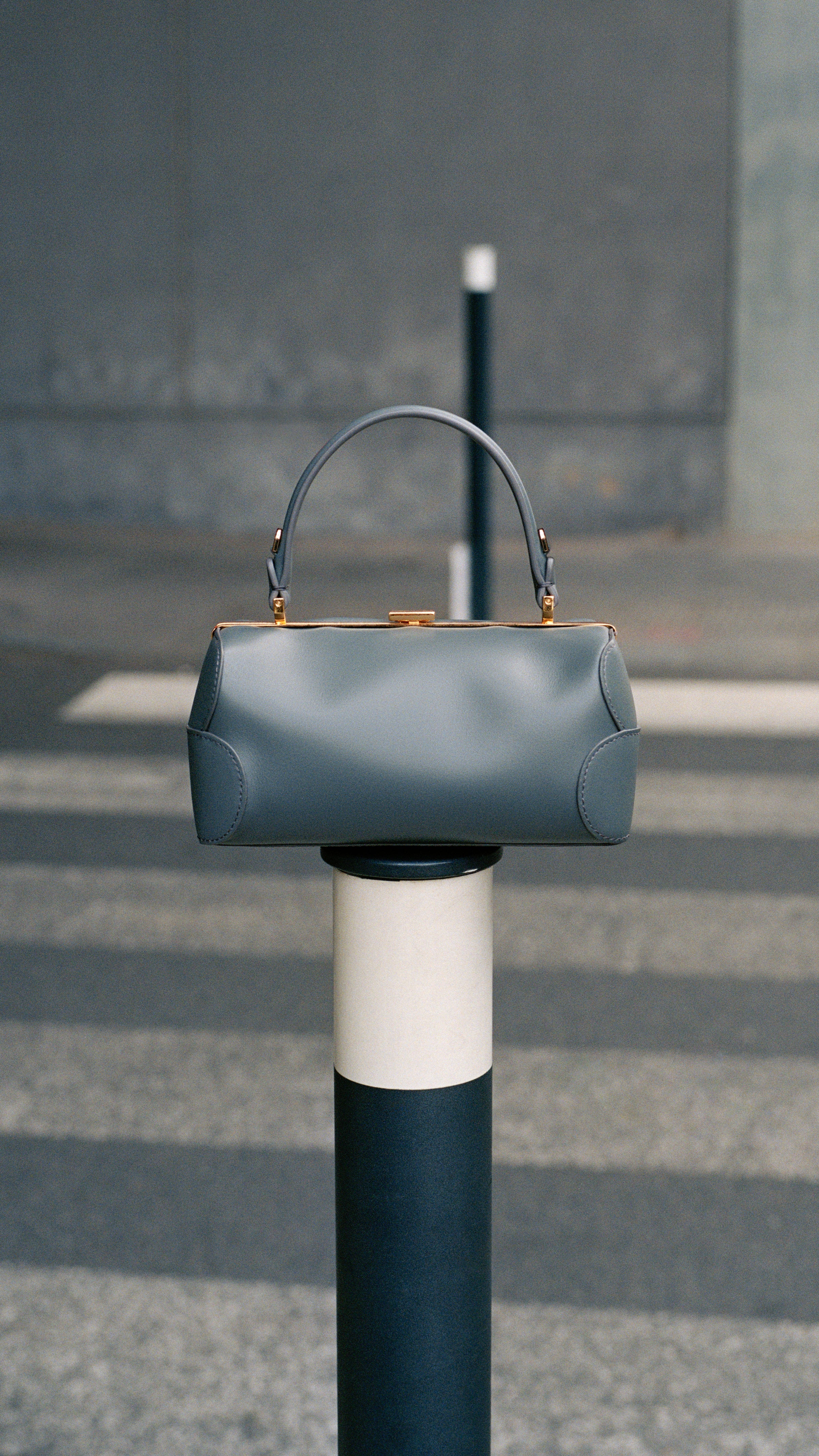 /collections/b-frame