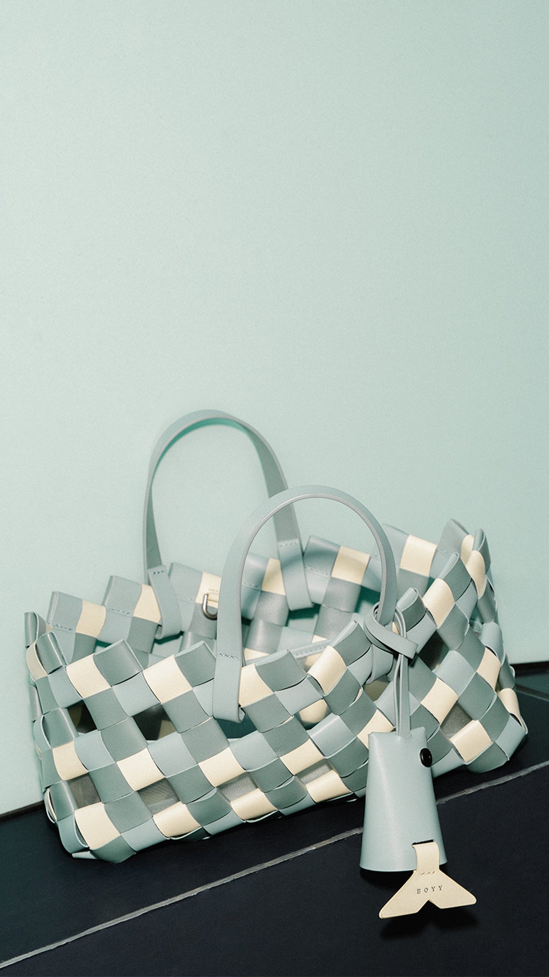 /collections/woven-handbags