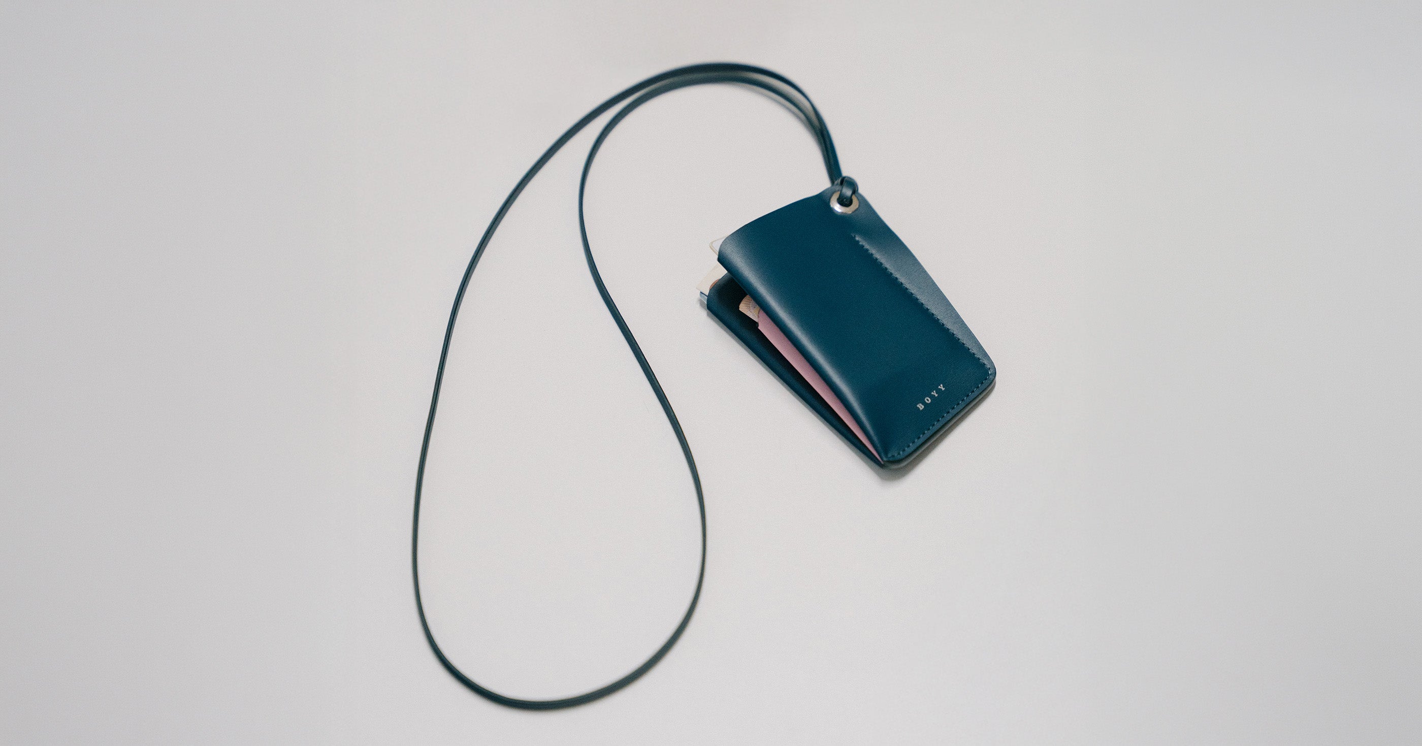 /collections/fold-hold